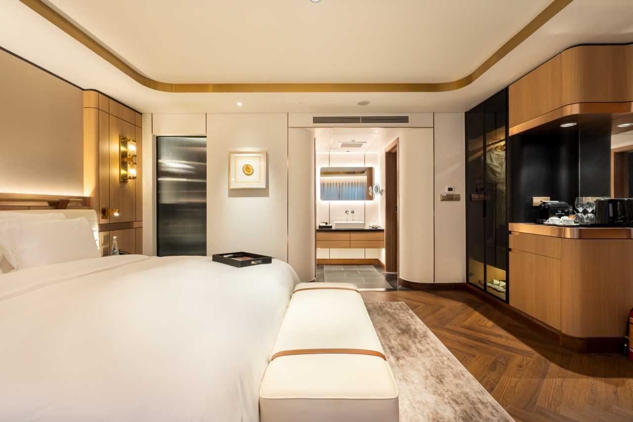 Essence Grand (La Siesta Superyacht) en Halong