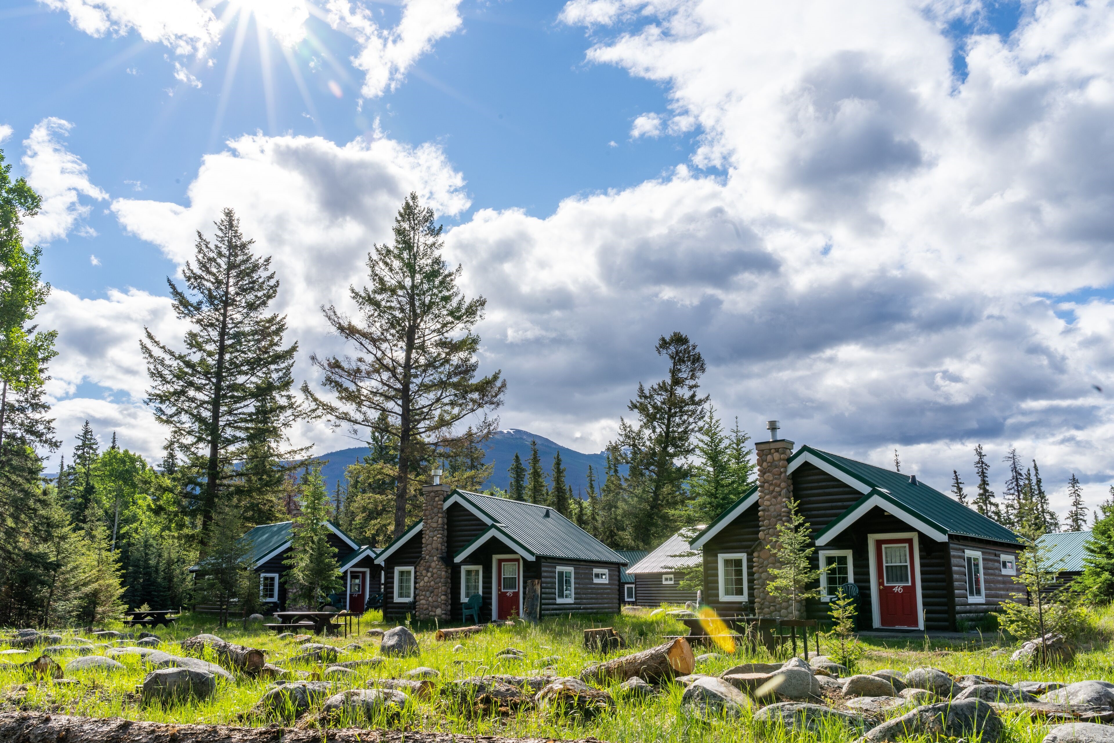 Pine Bungalows | LAT.40