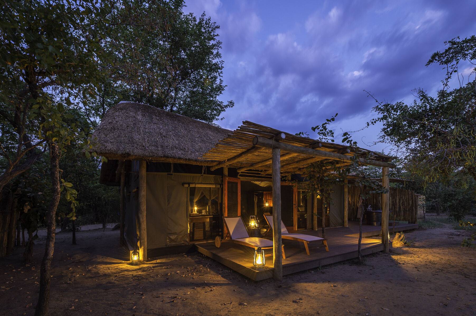 Zungulila Bushcamp en su destino