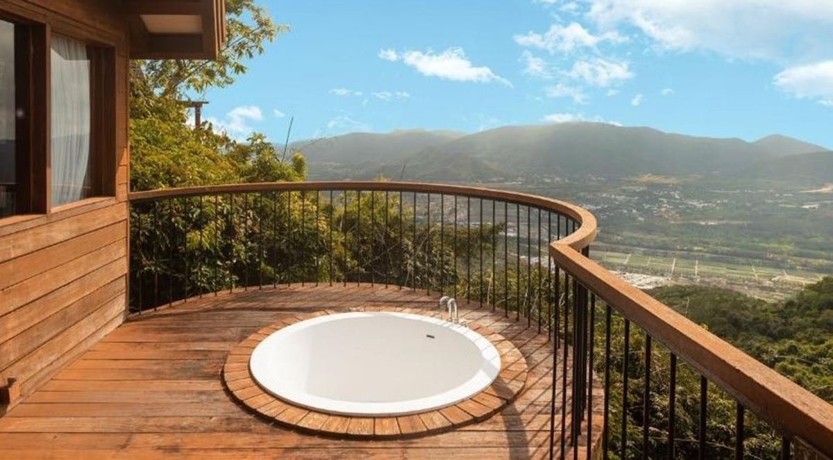 Yalong Bay Earthly Paradise Birds Nest Resort en China