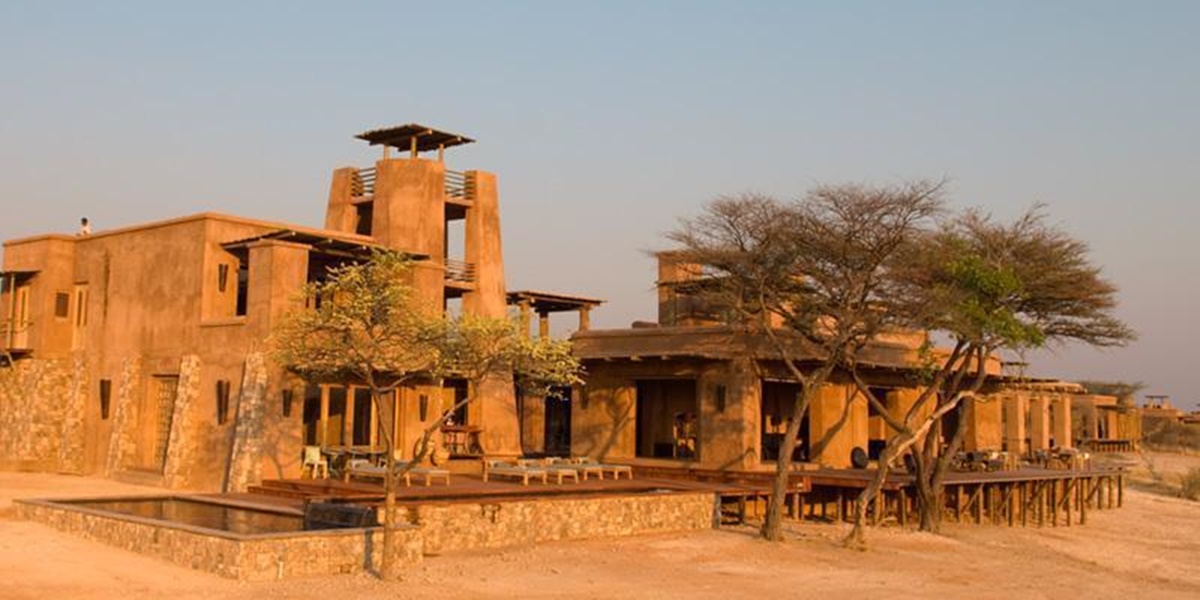 Onguma the Fort en Etosha Parque Nacional 