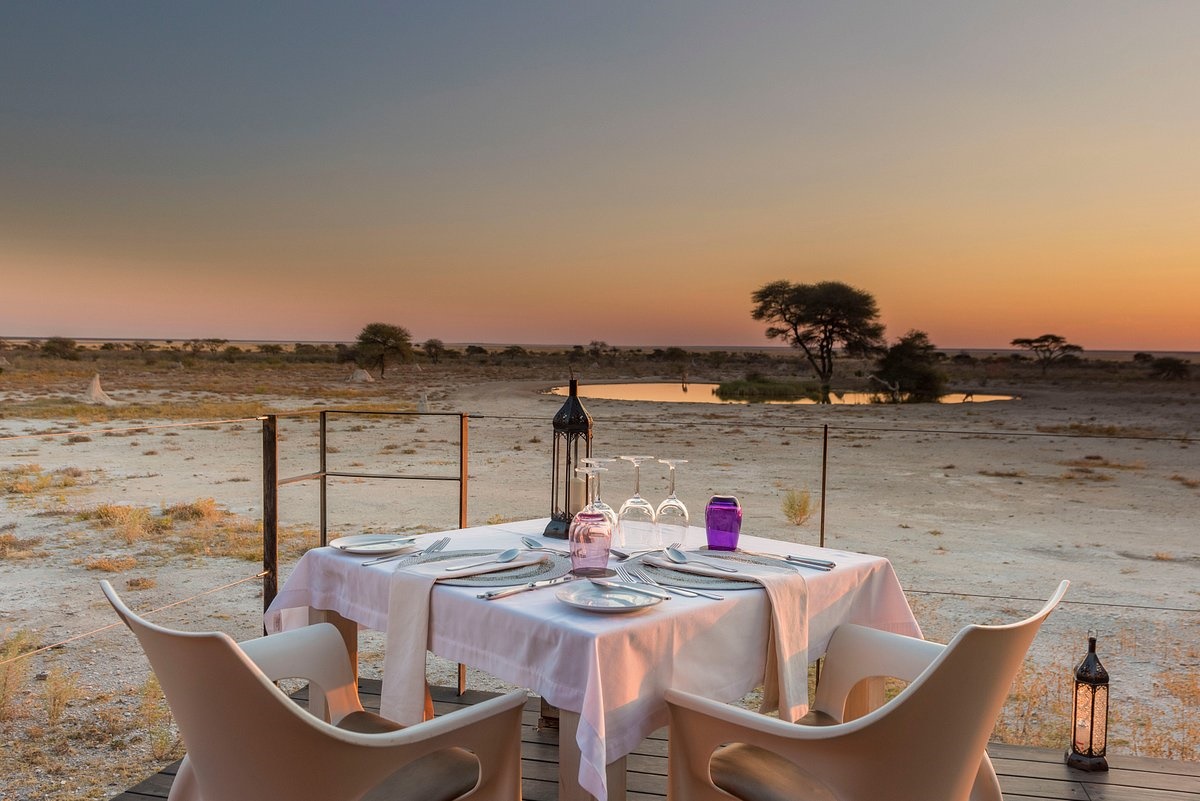Onguma the Fort en Etosha Parque Nacional 