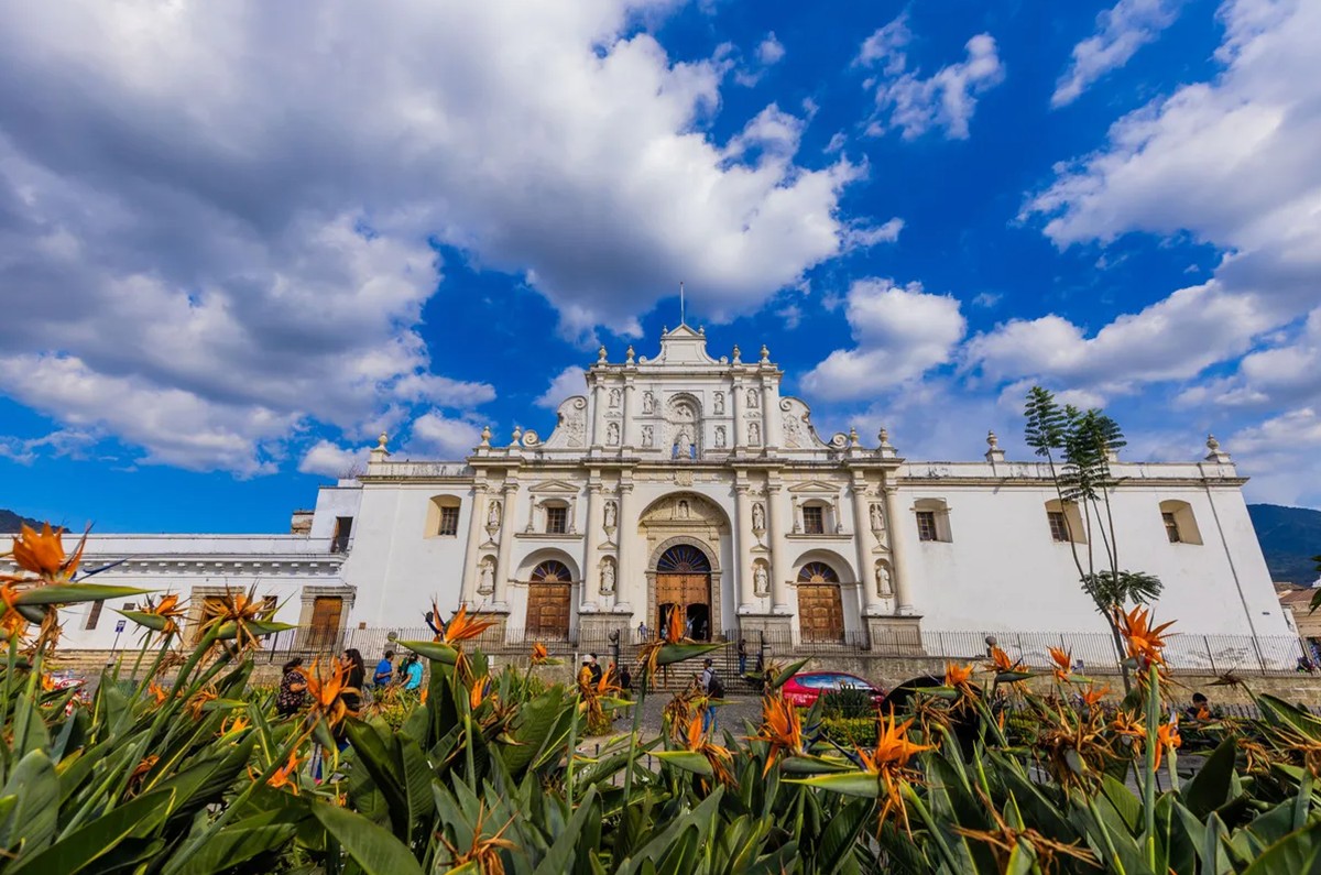 Antigua  | LAT.40