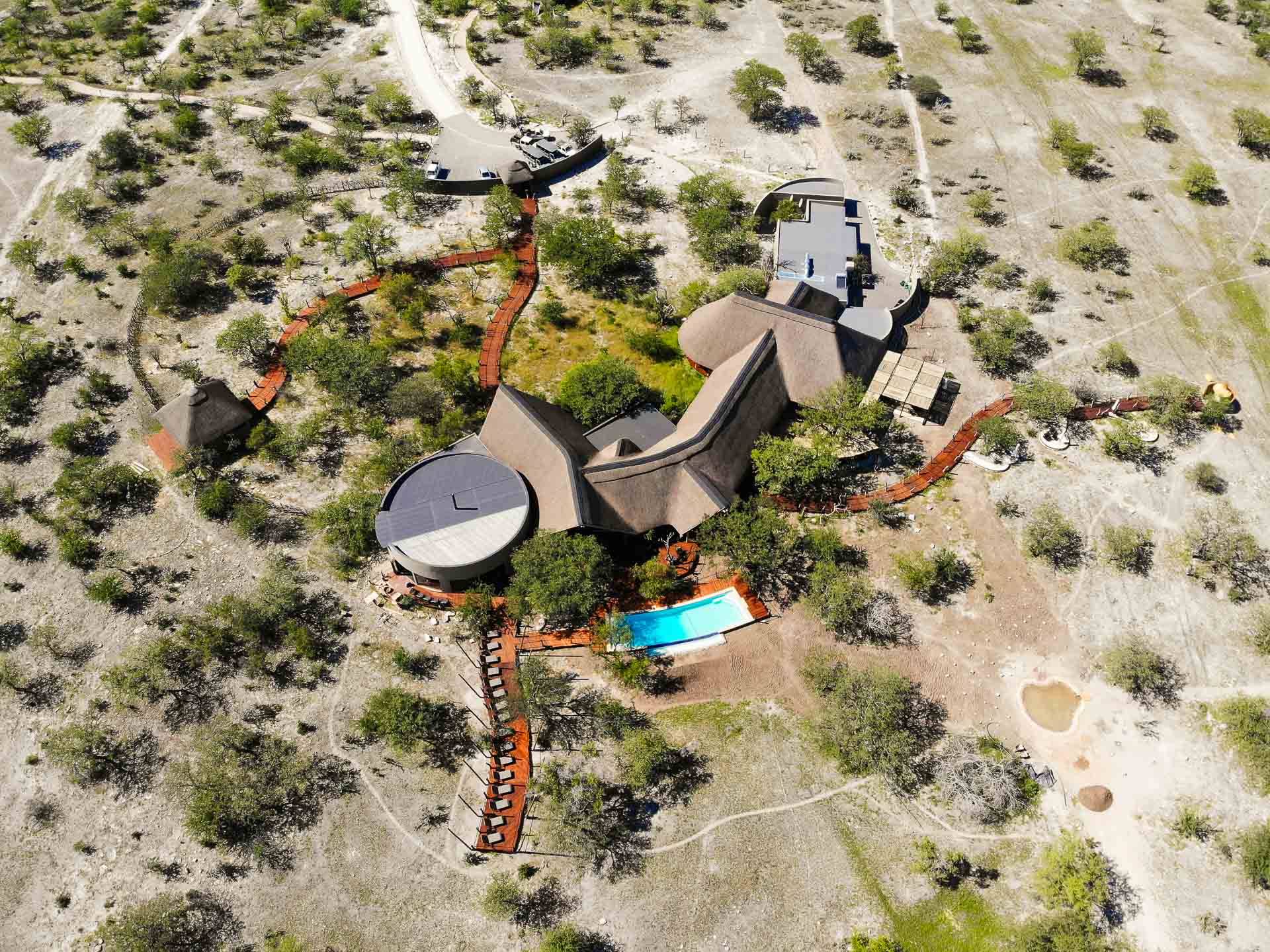 Etosha Oberland Lodge en su destino