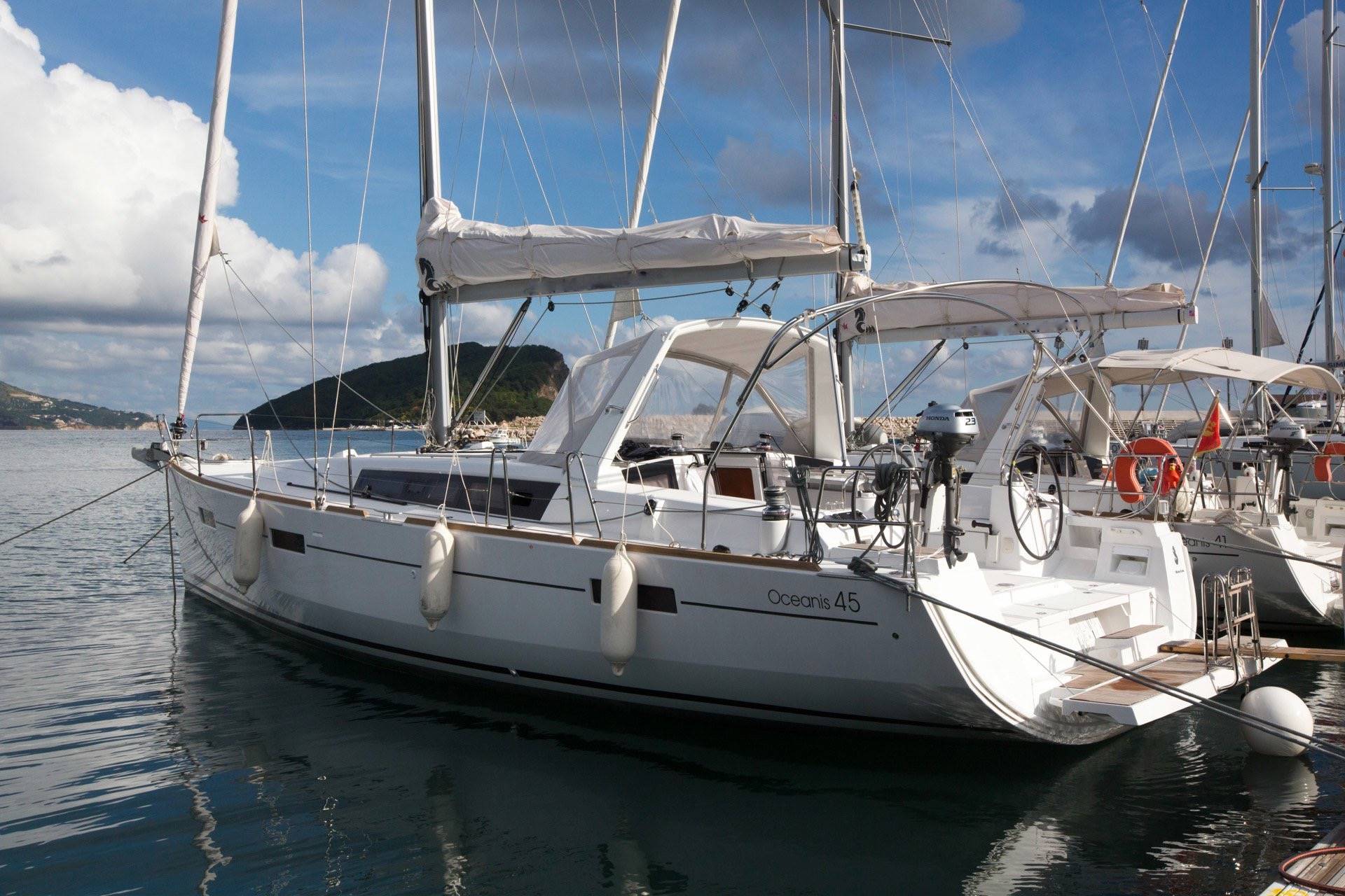 Velero Oceanis 45 en Montenegro