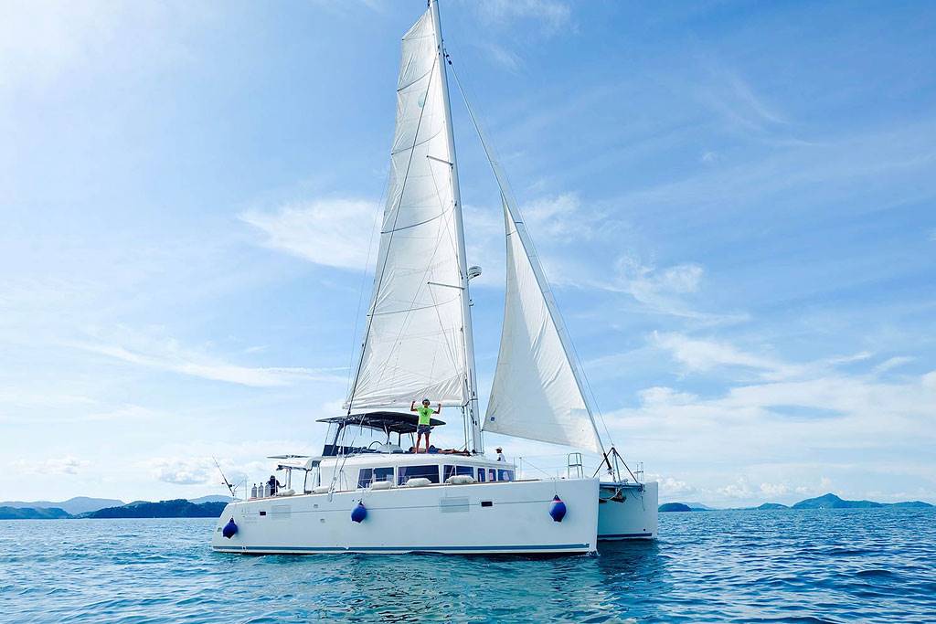 Catamarán Privado Lagoon 450F | LAT.40