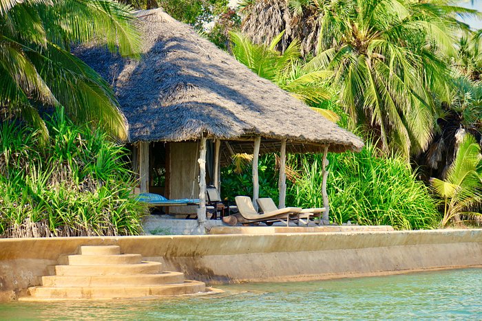 Manda Bay Hotel en su destino