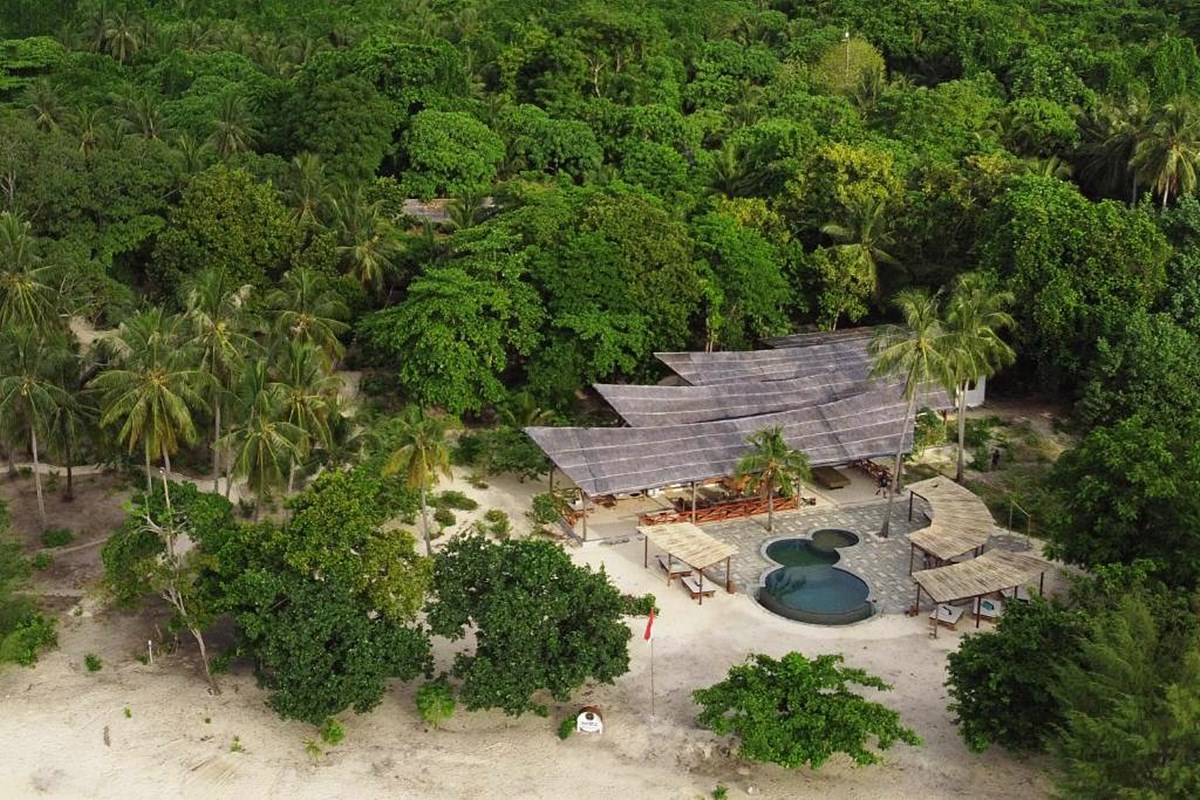 Metita Beach and Dive Resort | LAT.40
