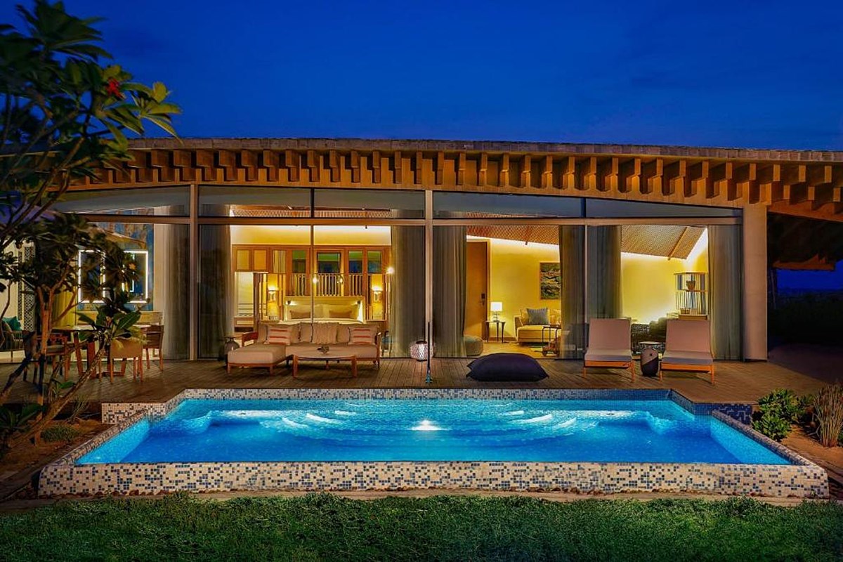 The St Regis Red Resort en mar rojo