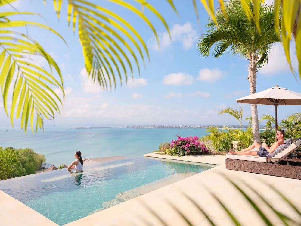 Raffles Bali en su destino