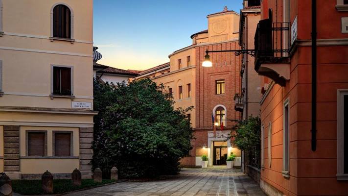Hotel Indigo Venice Sant'Elena en su destino
