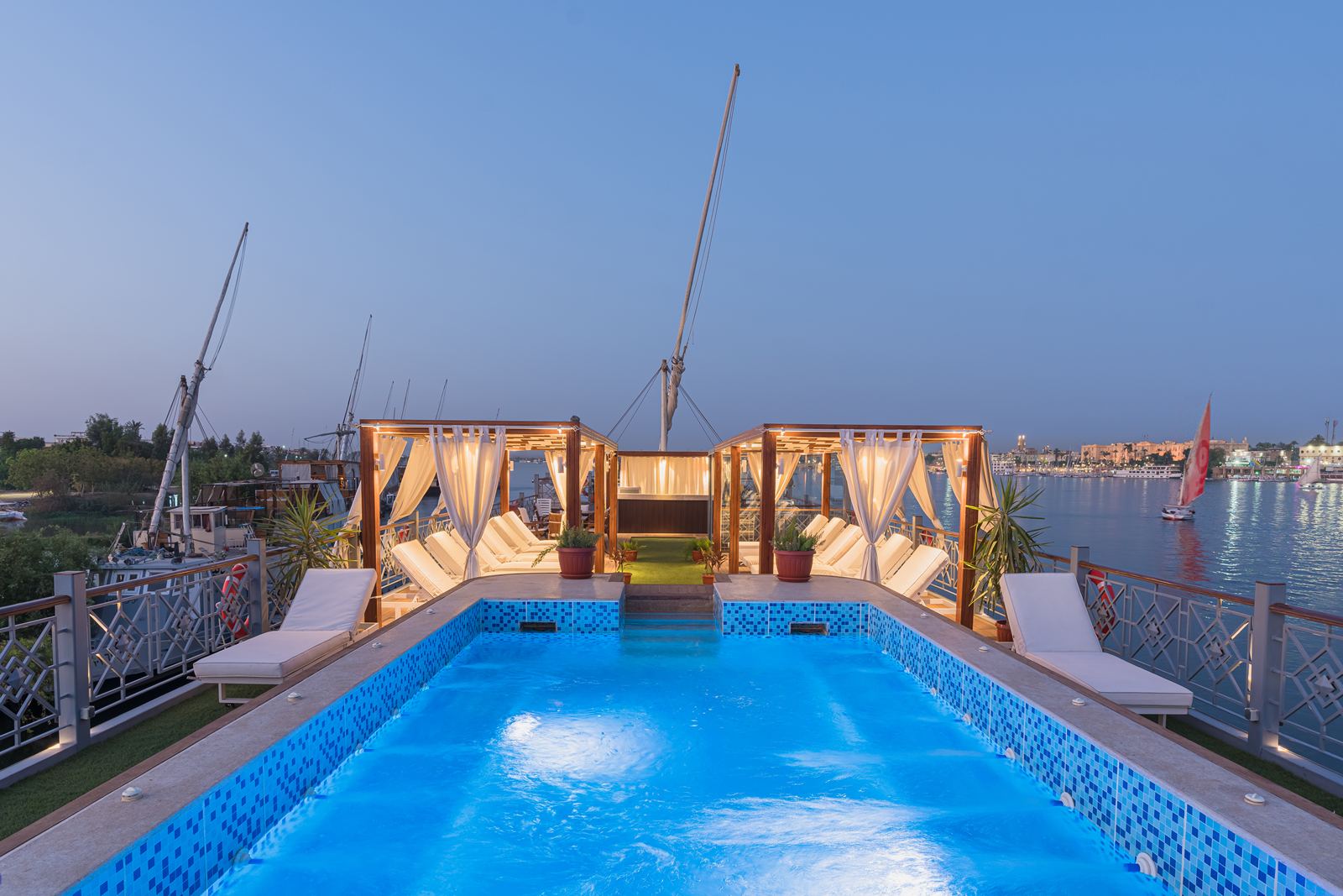 Merit Star 2 Luxury Dahabiya | LAT.40
