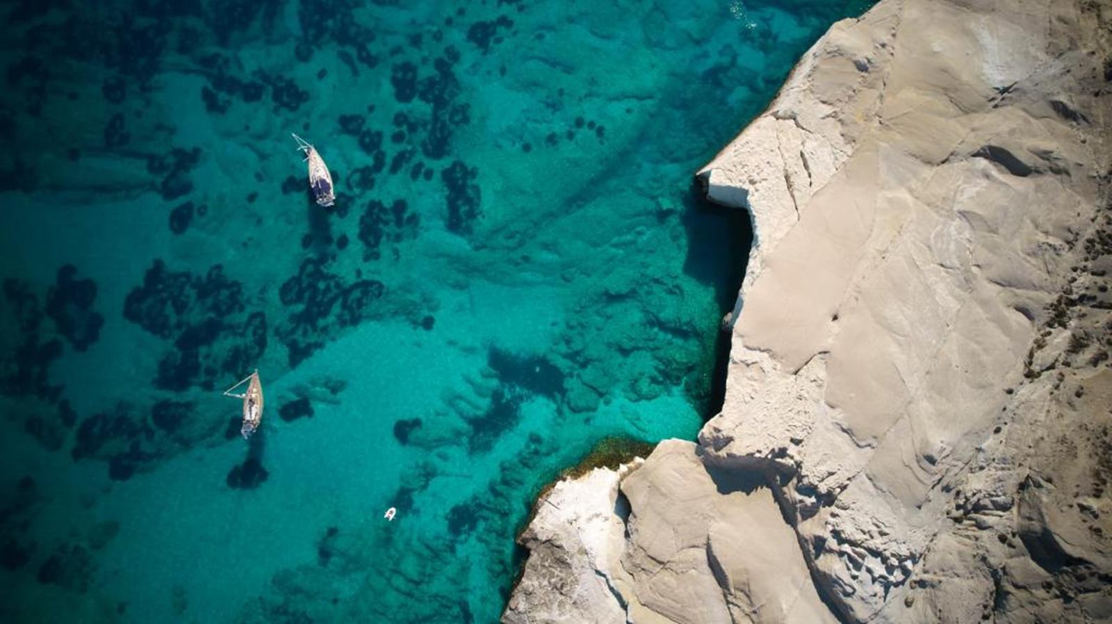 Domes White Coast Milos en Milos