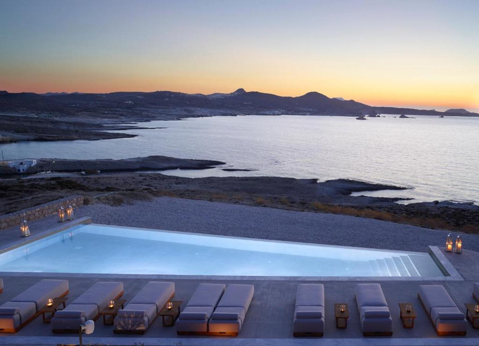 Domes White Coast Milos en Milos