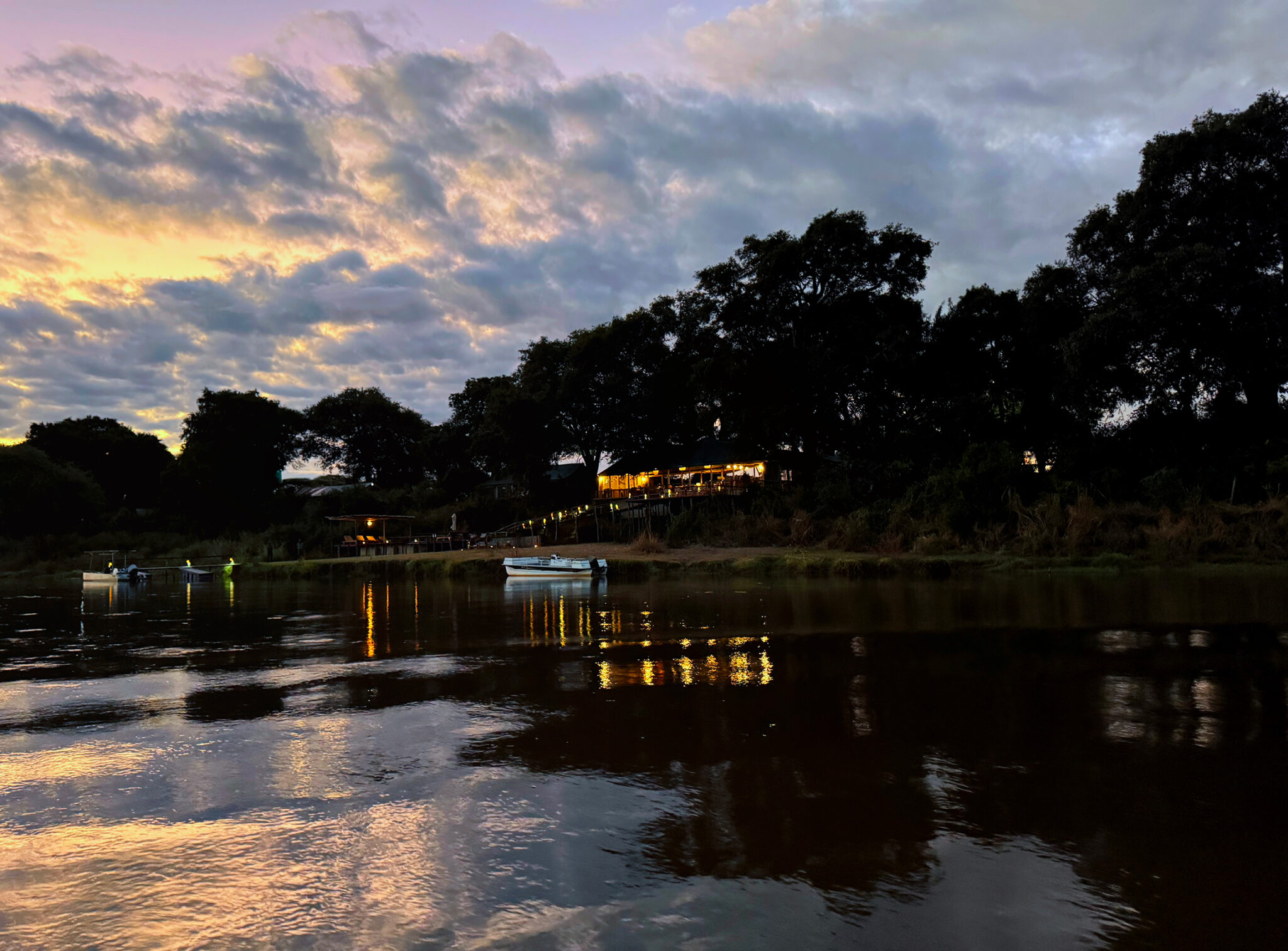 Amanzi zambezi loade at night