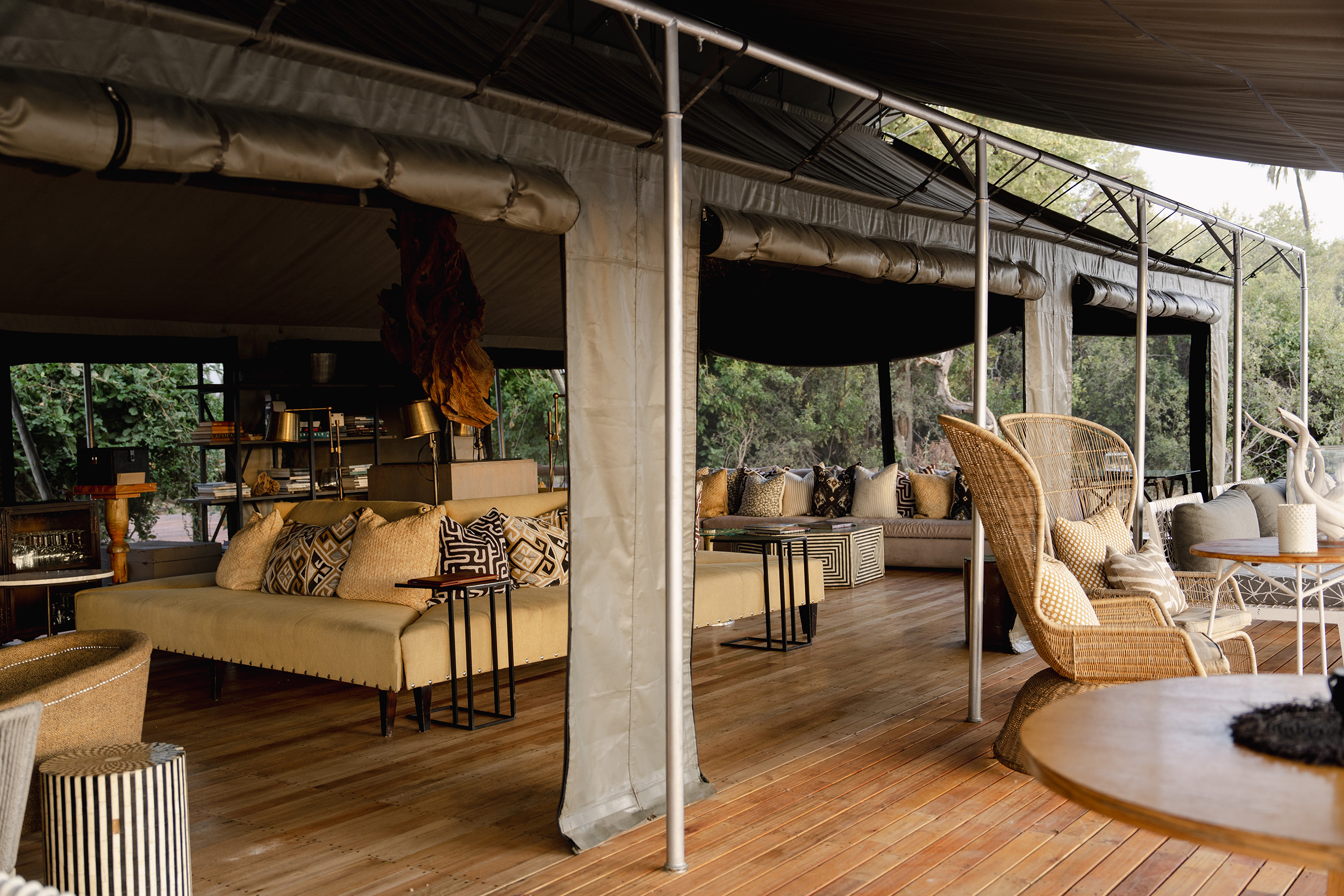 Machaba safaris botswana gomoti camp lounge