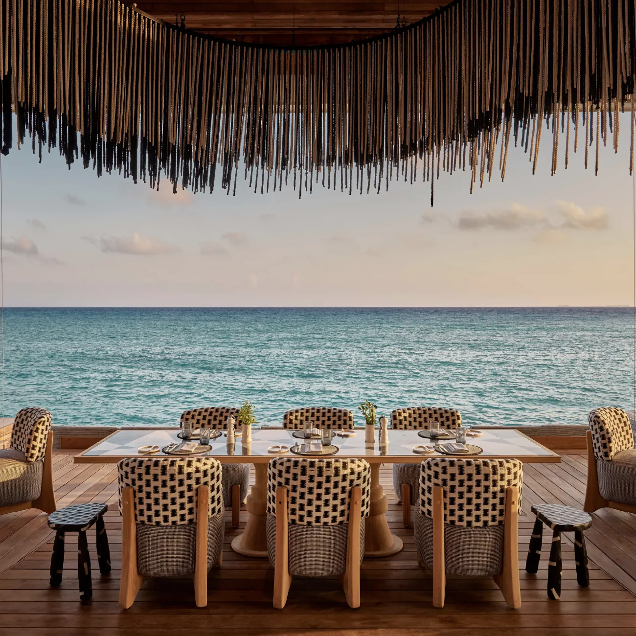 Dinner table sea2