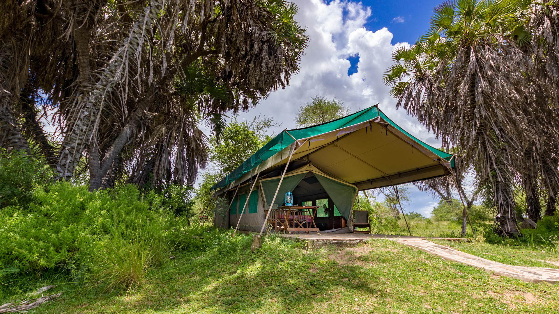Lake Manze Camp en su destino