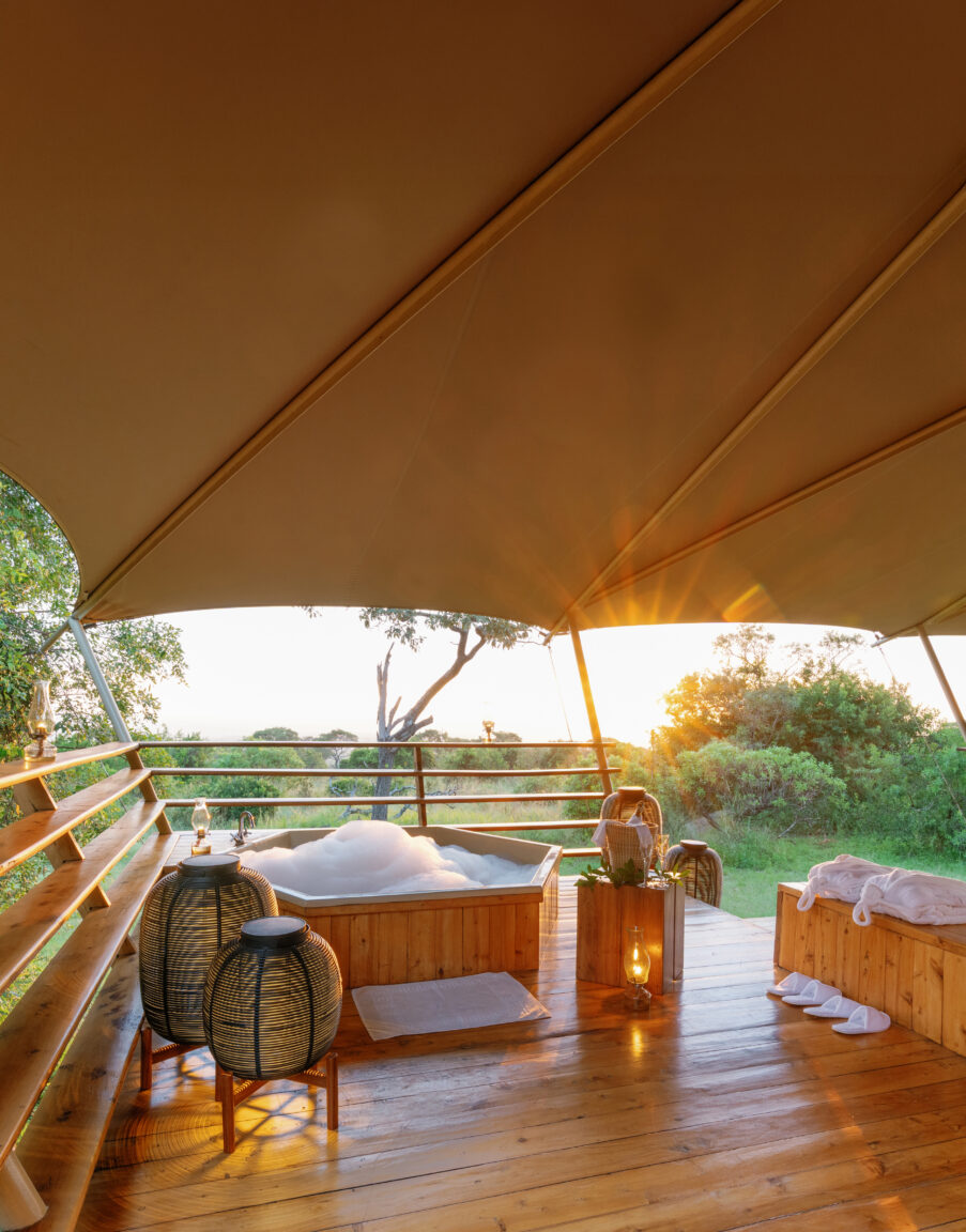 Hot tub serengeti bushtops © oliver fly photography 3