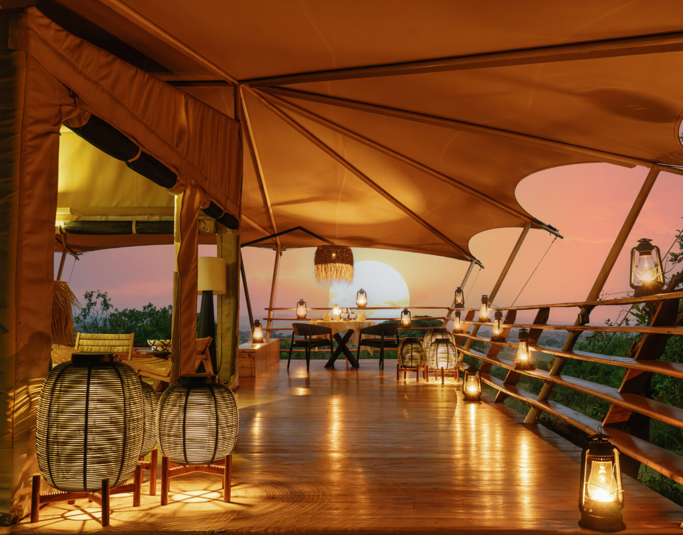 Romantic dinner at tent serengeti bushtops © oliver fly photography 1
