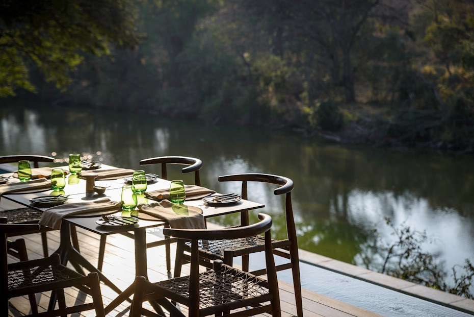 Sknp sweni outdoor dining adriaan louw 1