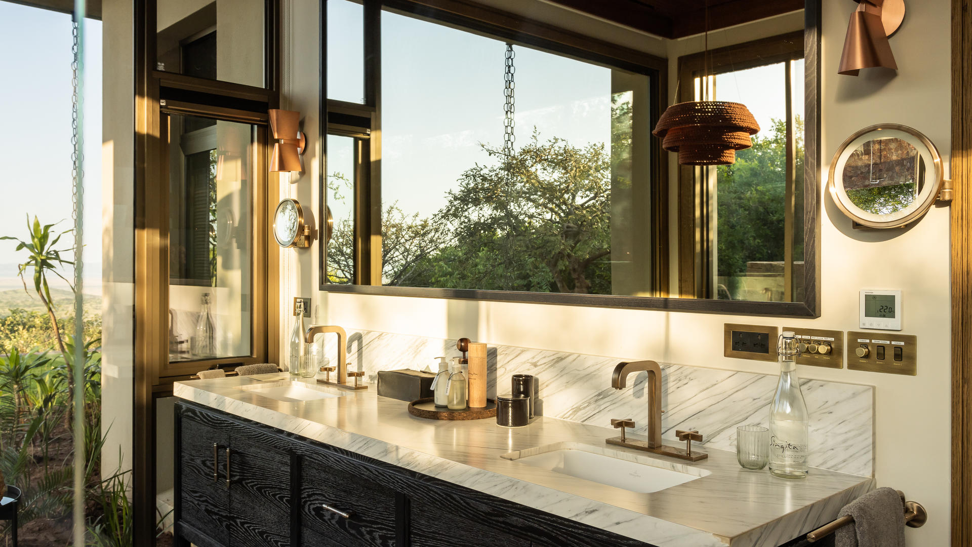 Singita milele suites dazzle crash bathroom
