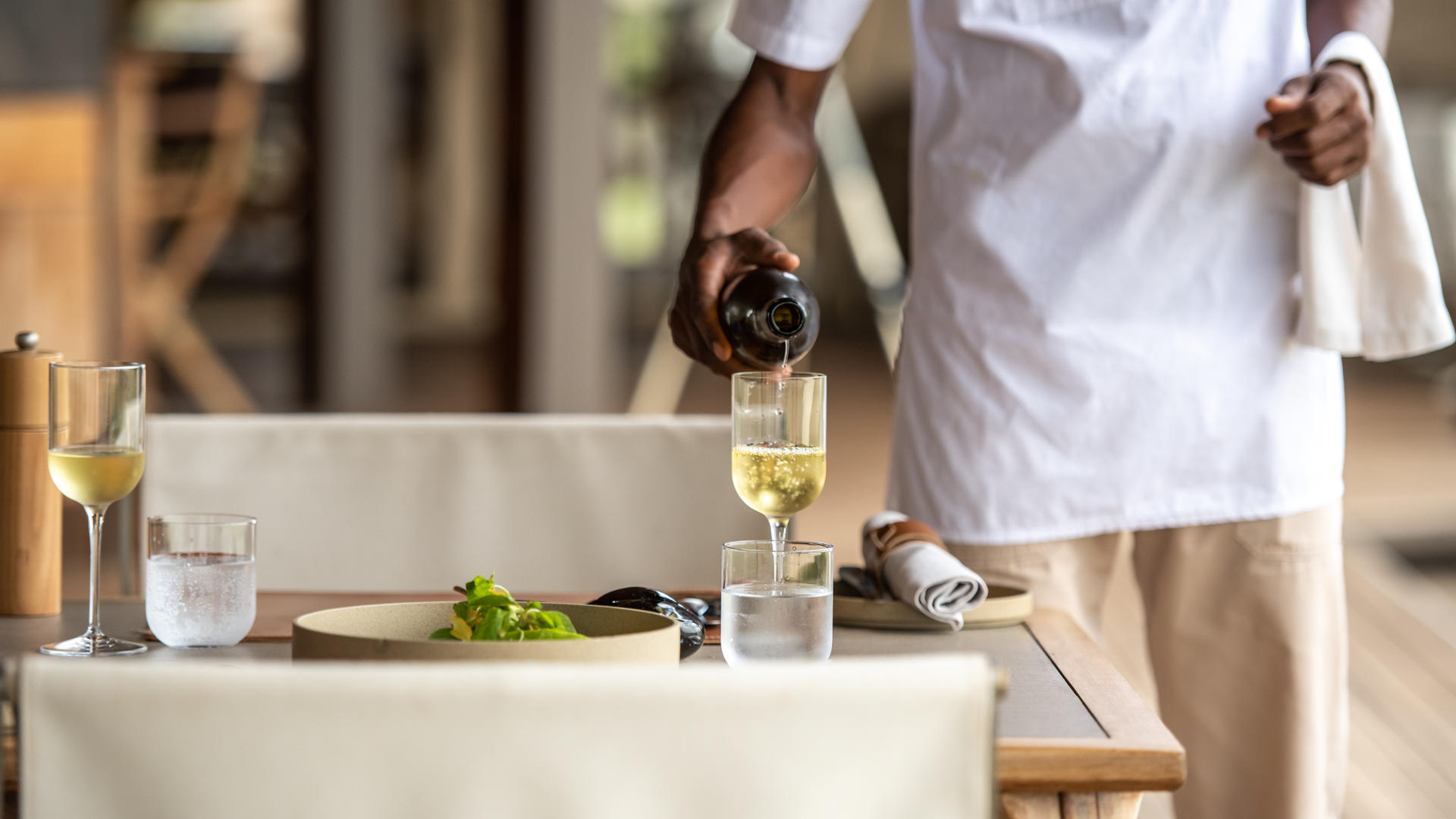 Sgr wine experience sabora tented camp lunch ross couper 1 2