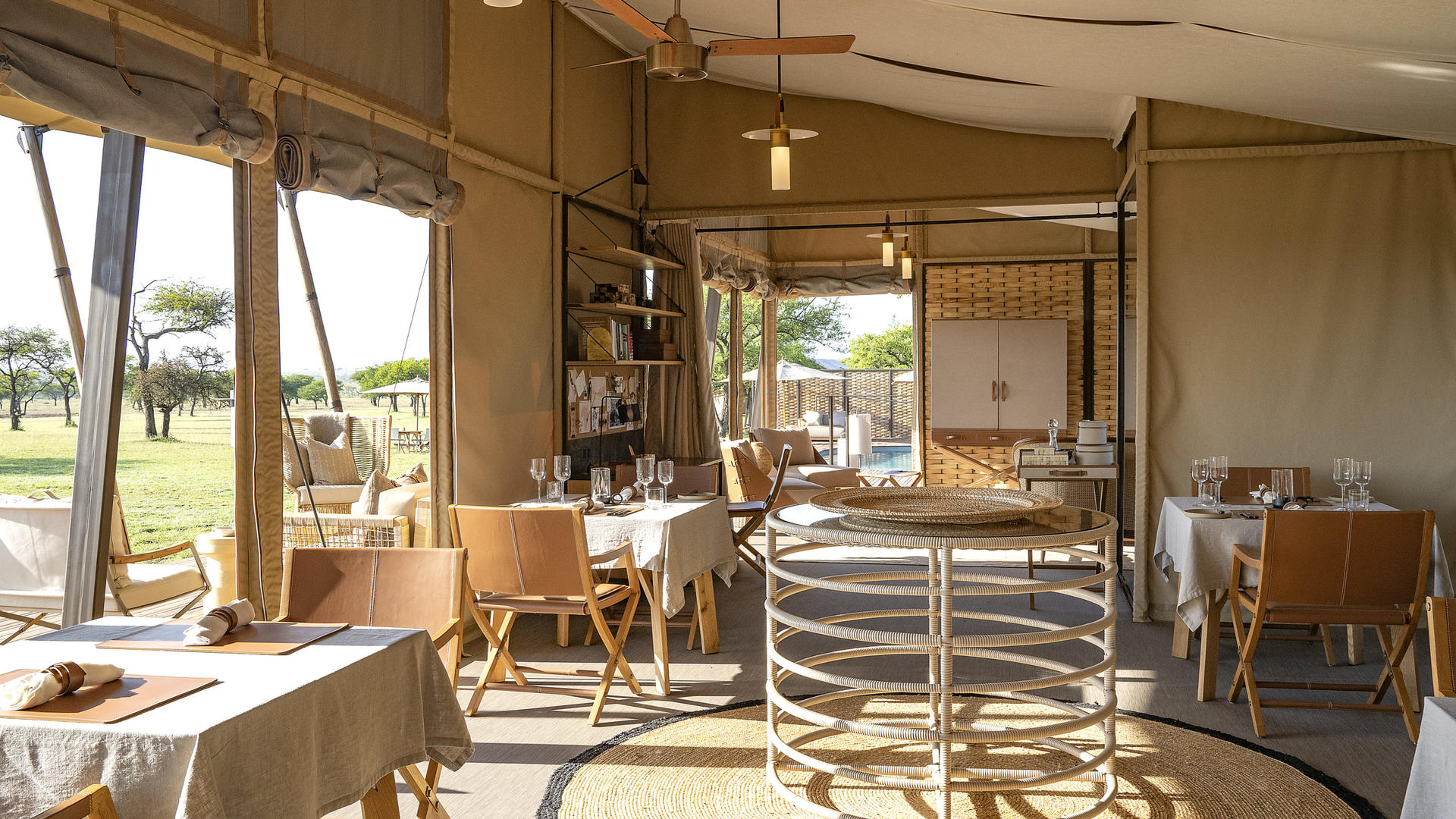 Singita sabora tented camp dining area