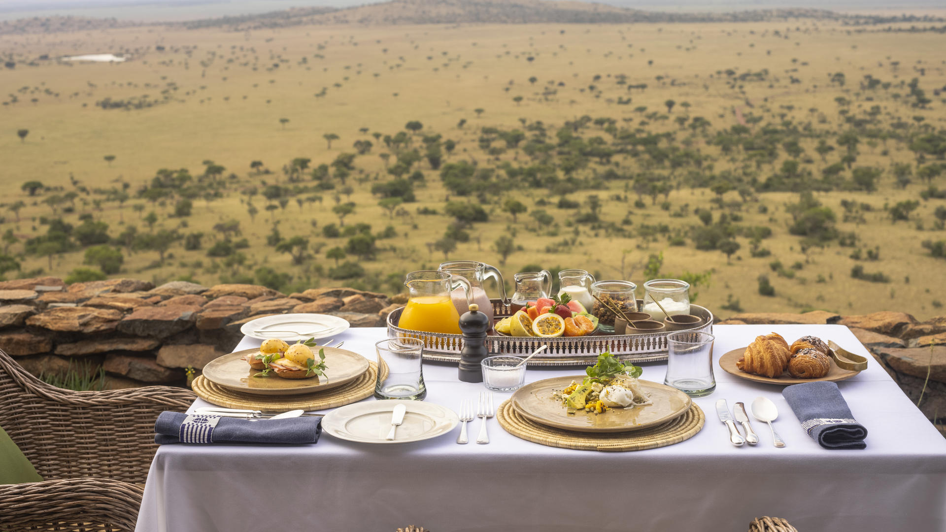 Singita sasakwa lodge outdoor dining table peter jackson
