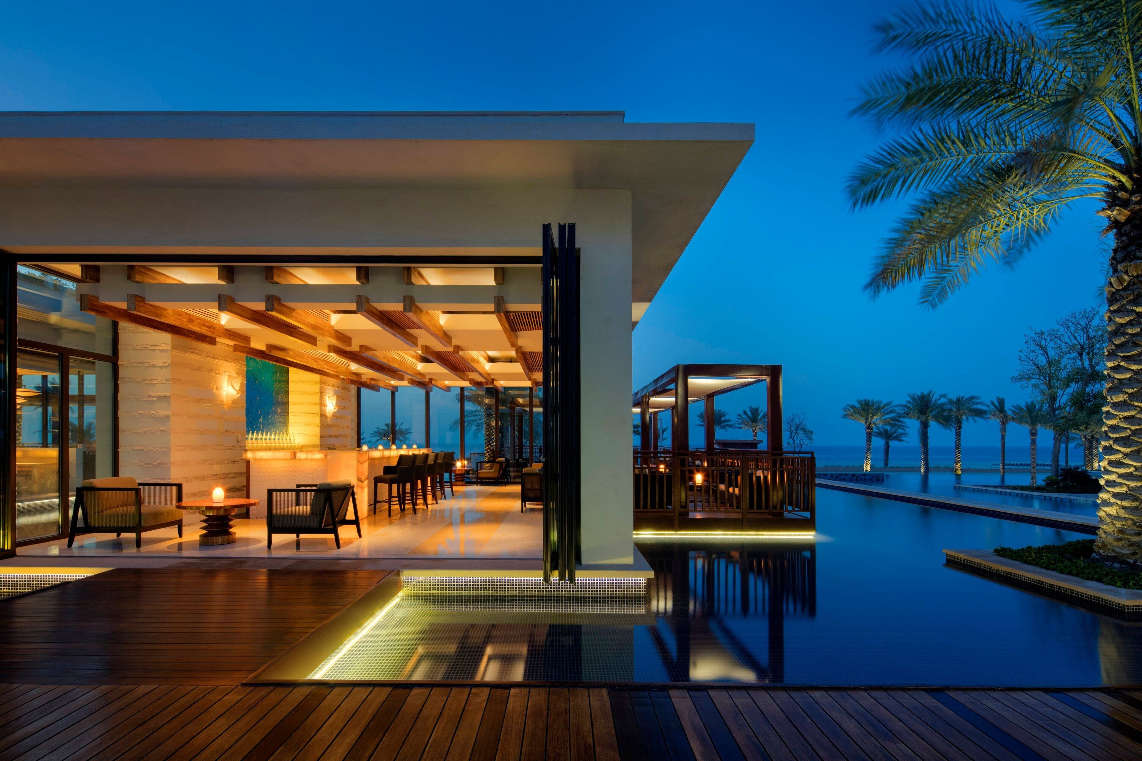 The St. Regis Saadiyat Island Resort en su destino
