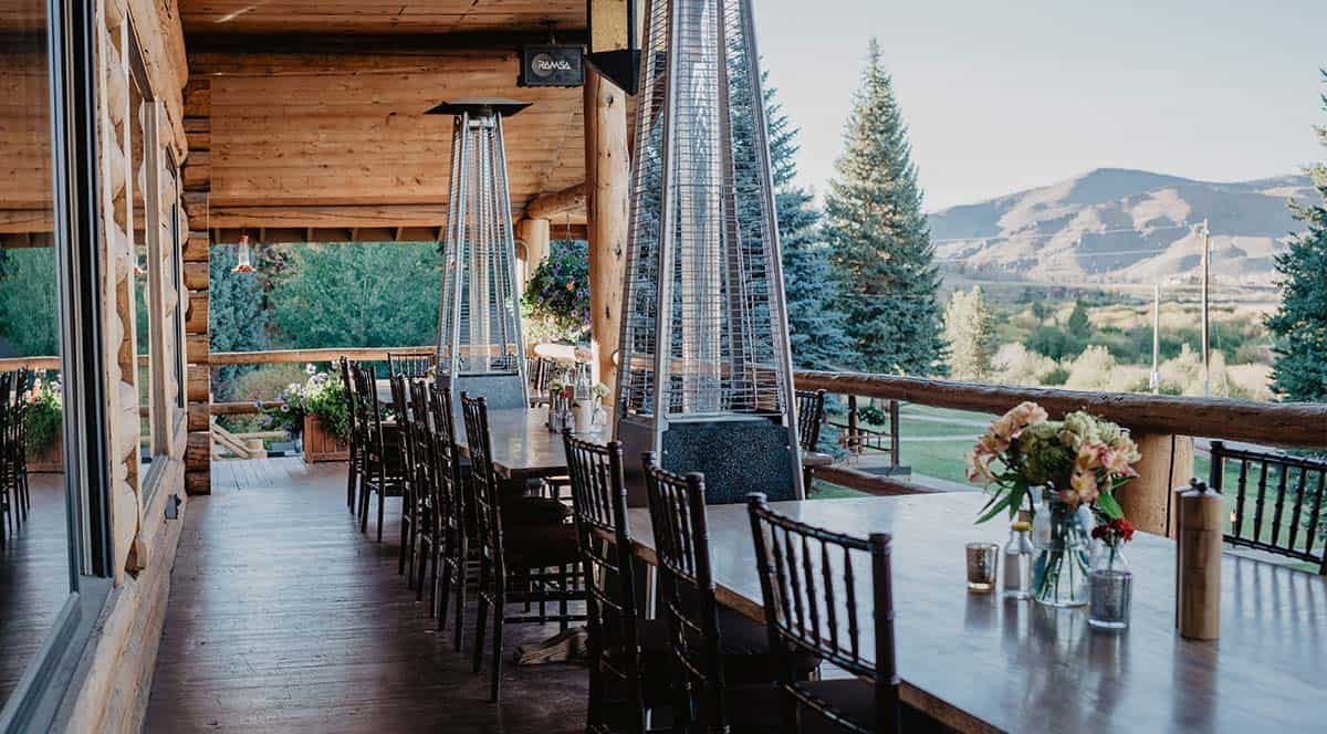 outdoor dining with heaters