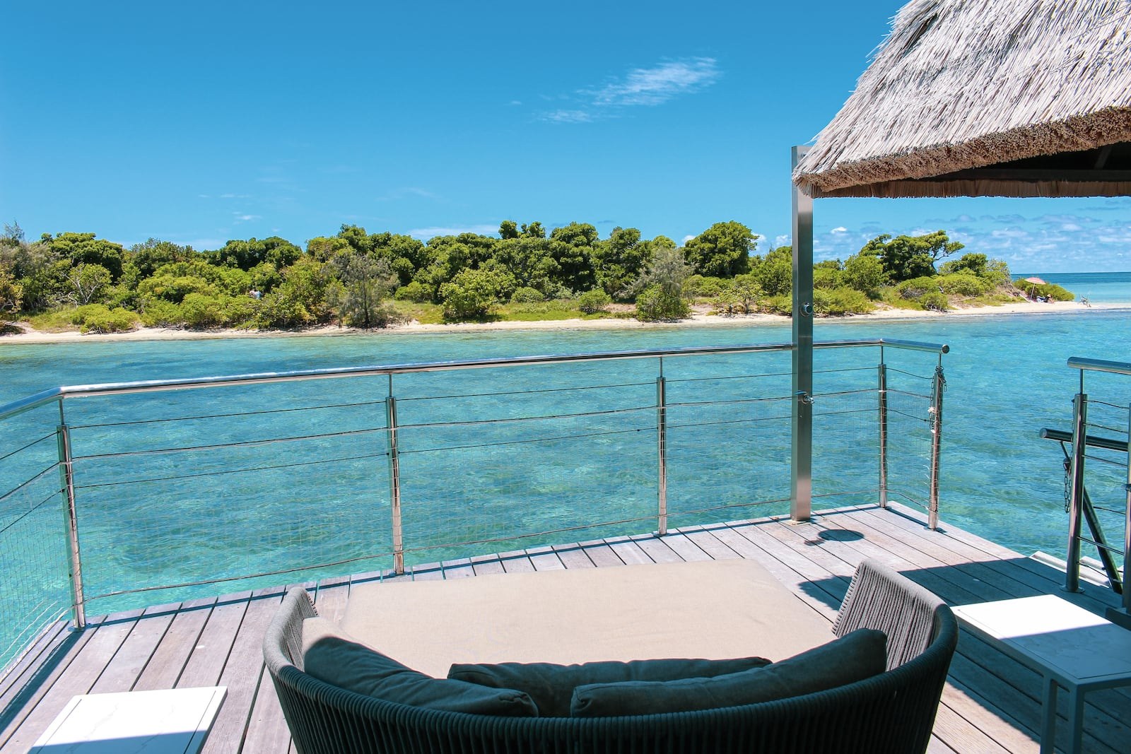 Bungalow sobre el agua con terraza privada