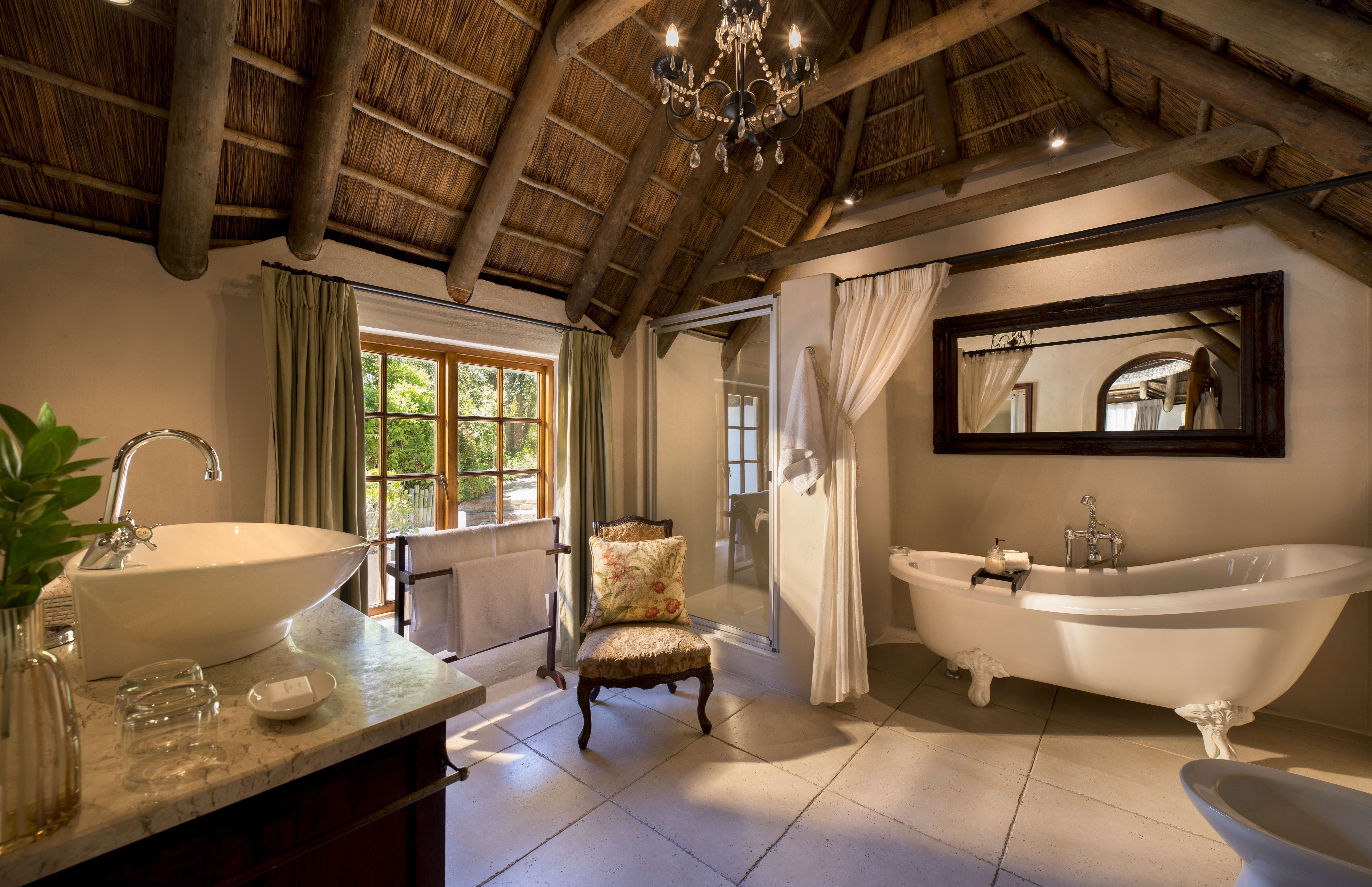 Hunter's Garden Suite Bathroom